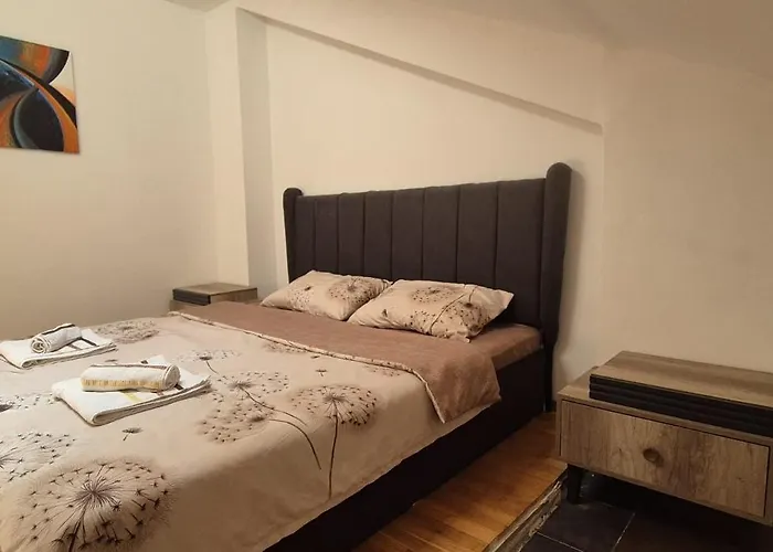 Apartment Square In *